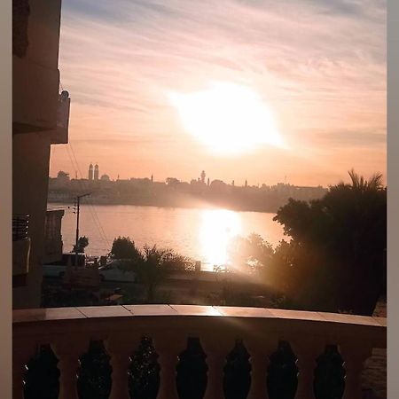 Appartement Nile Sunrise Flats à Louxor Extérieur photo